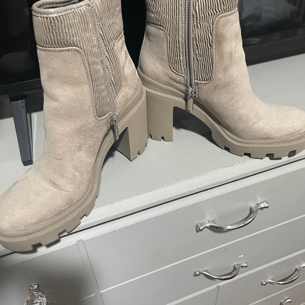 booties - Picture 6 of 6